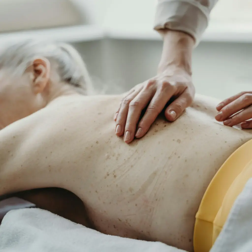 La importancia de la fisioterapia en personas mayores para una vida activa 2 fisioterapia therapeia