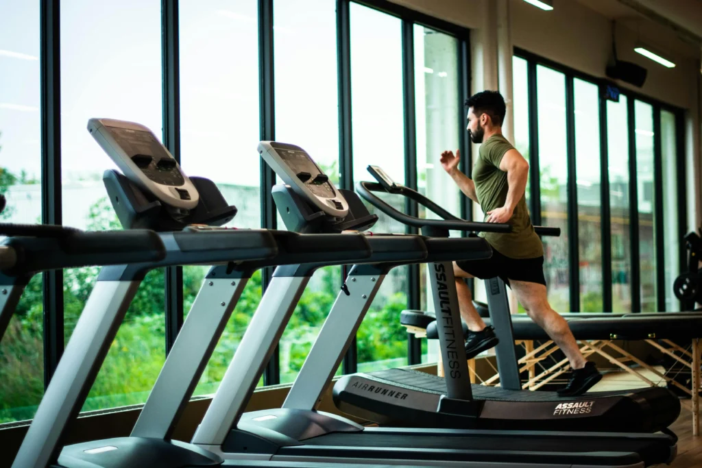Ejercicios de estiramientos musculares guiados