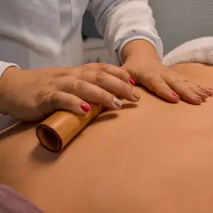 Sesión de kinesiología con ejercicios personalizados